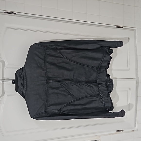 Women's Snap Denim Jacket - Picture 3 of 3